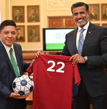 Ricardo Gallardo sostiene un exitoso encuentro con el embajador de Qatar