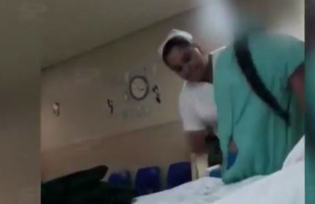 Despiden a enfermera del IMSS que golpeó a menor