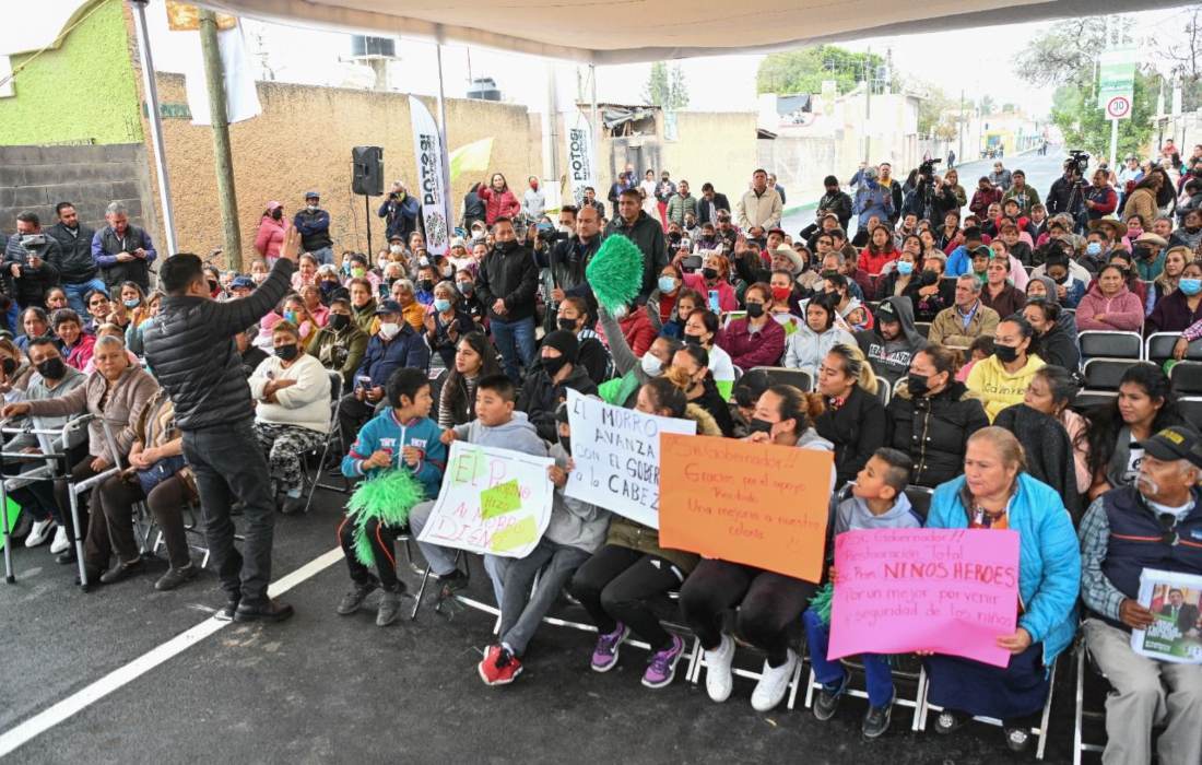 Familias de Soledad agradecen a Ricardo Gallardo por acabar el problema de aguas negras